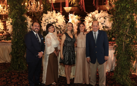 Los padrinos, Aldo Jarrín, Mónica Chantong, Fernanda Cárdenas, Maite Correa y Juan Carlos Correa.