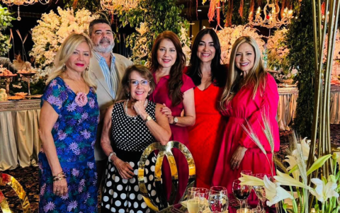 Martha Triviño, Johnny Triviño, Nury de Triviño, María Clara Triviño, Andrea Egas y Martha Gonzales.