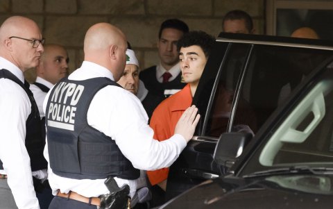 Luigi Mangione acusado de asesinar al director ejecutivo de UnitedHealthcare.