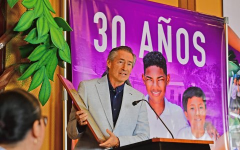 Reconocimiento a Guillermo Salcedo, fundador de la Fundación Logos