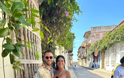 Con su novio, Alexis.