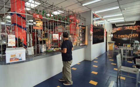 La matriz de El Sanduchón se ubica en la esquina de Colombia y Los Ríos