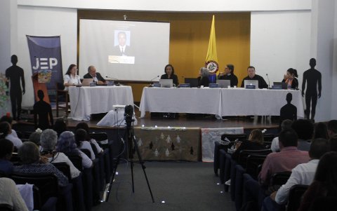 Una audiencia pública de la Jurisdicción Especial para La Paz (JEP).