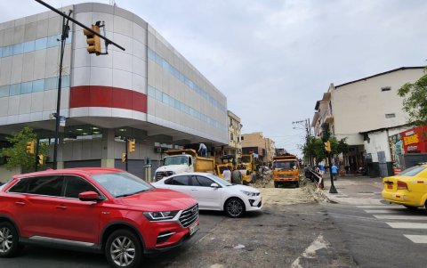 Es una zona concurrida, por lo que hay tráfico en horas pico.