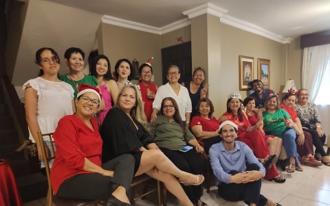 Cenas. Las cenas también son una constante en los grupos familiares, de trabajo o entre amigos. En esta fecha también se dan reencuentros.