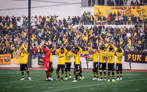 Barcelona presentó su equipo 2024 en Quito en la Noche Amarilla.