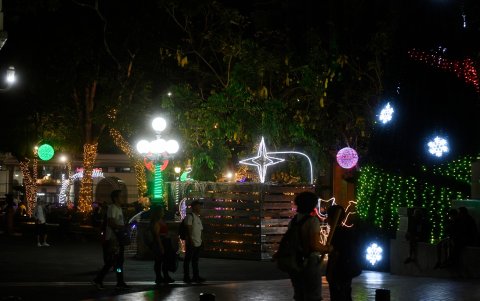 Al sitio llegaron jóvenes a tomarse sobre todo fotos. Hubo quienes grabaron videos para enviárselos a familiares que viven fuera del país.