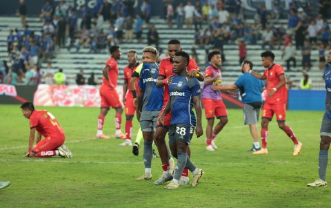 En 2024, Emelec no peleó por ningún título y se quedó sin torneos internacionales en 2025. Una vez más