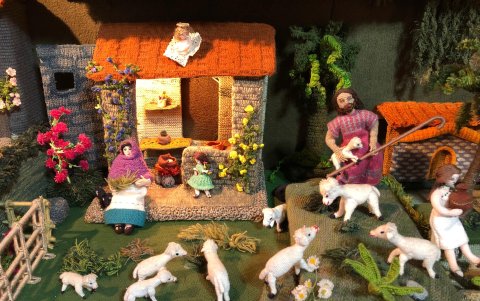 Labor. Pastores y ovejas fueron recreadas en el pesebre tejido de doña Nachita Campaña.