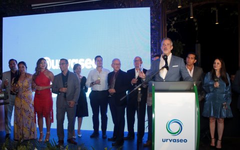 Samuel Reyes Salvador se dirige a los asistentes.