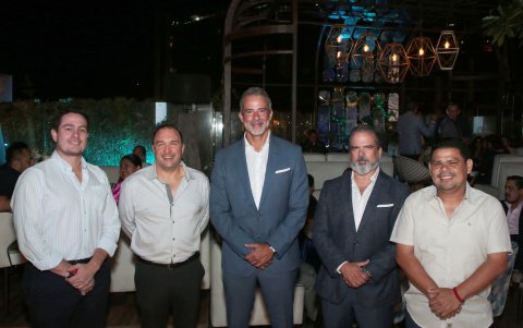 Fernando Cornejo, Juan Carlos González, Samuel Reyes, Carlos Alberto Reyes y Marcos Toro.