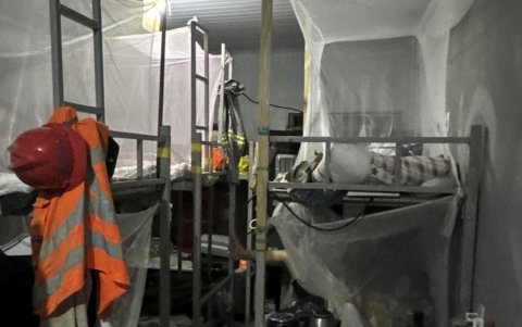 La imagen muestra las condiciones del lugar donde fueron rescatados 163 operarios chinos.