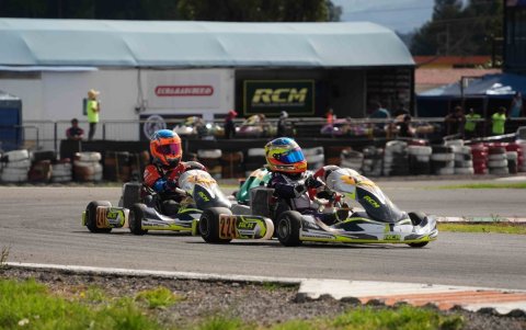 El piloto Julián Rivera en competencia de Karting