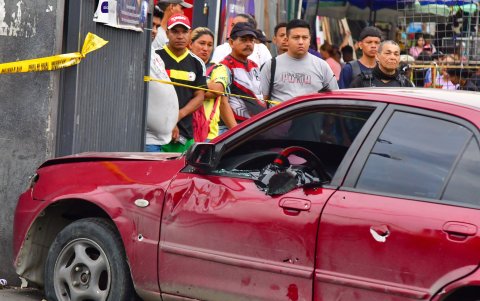 Así quedó el vehículo luego del ataque.