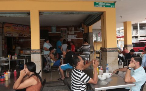 Picantería Angelito 2 atiende en el suburbio este de Guayaquil desde 1999.