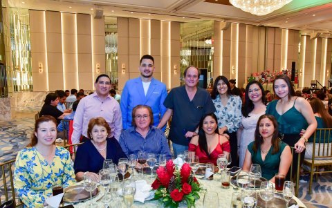 Jorge Guaranda, Oswaldo Cabrera, Víctor ABad, Rebeca Sánchez, Ariana Paredes, Karla Moncayo, Adriana Brito, María Martha Gando, Fernando Silva, Allison Pacheco y Roxana Pacheco.