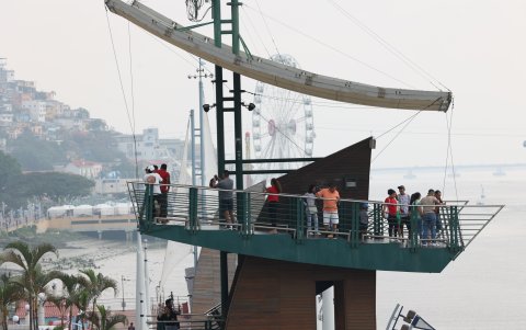 Los guayaquileños sueñan con ver al río vivo. Exigen que el Puerto Principal recupere su esencia y lo utilice para fortelecer el turismo y descongestionar las calles, hoy atascadas.