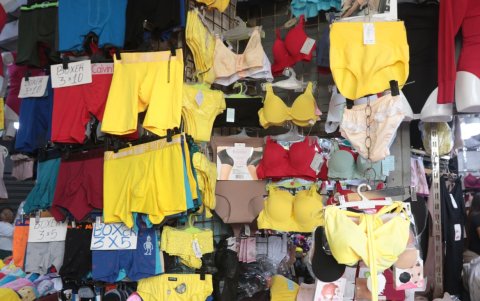 En la Bahía destacan los interiores amarillos y rojos durante esta temporada.