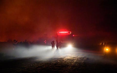 Los bomberos trabajan en el parque Encontro das Aguas, en el Pantanal, en Porto Jofre, estado de Mato Grosso, Brasil
