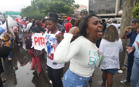 Familiares y organizaciones sociales exigen justicia.