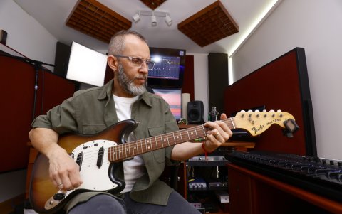 En 2023 el artista lanzó un disco en homenaje a los temas más conocidos de Cruks en Karnak.