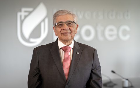 Joaquín Hernández se inclina por la universidad como un faro de esperanza para el 2025