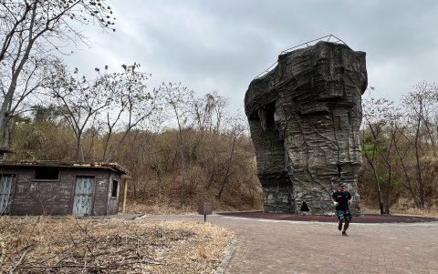 La ciudadanía denuncia que varios implementos del rocódromo han sido sustraídos por la falta de seguridad.