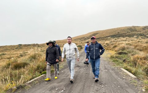 El equipo expedicionario realizo un recorrido para analizar técnicamente la factibilidad de la construcción de la vía Salcedo-Tena.