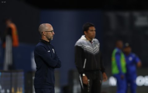 El español Javier Rabanal tiene la misión de recuperar el estilo de juego de los rayados.