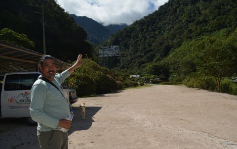 En el pasado, los visitantes llenaban la pequeña cabaña de la comunidad. Compraban truchas frescas, disfrutaban de un almuerzo típico y dejaban propinas que ayudaban a mantener los senderos.
