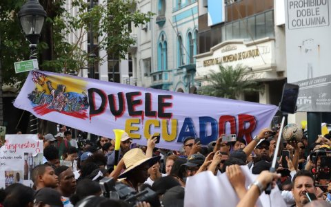 Familiares y amigos de los menores asesinados en Guayaquil exigen justicia.