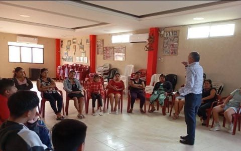 Los jóvenes reciben terapias ocupacionales como computación, pintura, arte, deporte y psicología