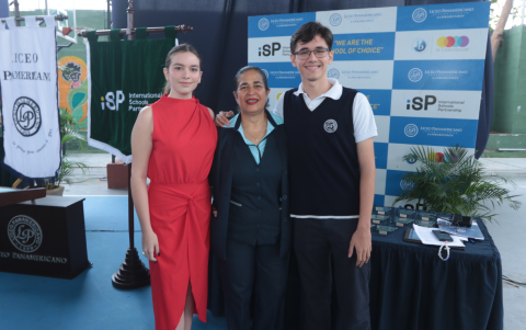 Anmar Jairala, Peggy de Moreno y Jorge Calderón.