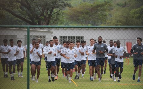 Emelec realiza su pretemporada en el Polideportivo de Los Samanes