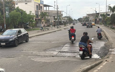 Babahoyo. Es el tramo que conecta con los dos puentes de las parroquias El Salto y Barreiro