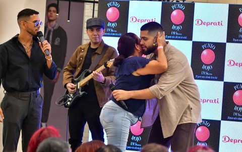 Toño Navarrete junto a su fan de 54 años.