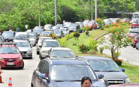 2. Tráfico. El tránsito se vuelve pesado en los alrededores. Piden presencia de la ATM.