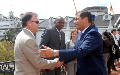 Diego Borja conoció a Rafael Correa en 1985. Fue parte de su gobierno desde  hasta 2012.