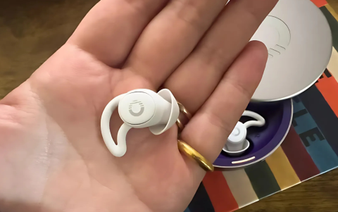 Ozlo Sleepbuds es la solución ideal para un descanso profundo, bloqueando ruidos molestos y creando un ambiente relajante para mejorar la calidad de tu sueño.