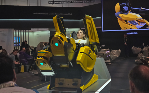 Bodyfriend The Robot Massage Chair es una silla de masaje robótica que combina tecnología avanzada y diseño biomimético.