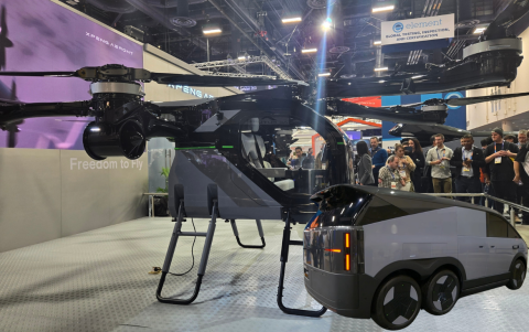 Xpeng Aero HT combina un vehículo eléctrico de seis ruedas con un avión eVTOL, llevando la experiencia de vuelo recreativo a nuevas alturas.