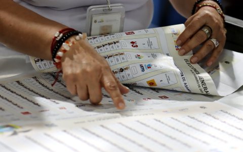 Se entregarán cuatro papeletas: una de binomio presidencial, una de asambleístas nacionales, una de asambleístas provinciales y una de parlamentarios andinos.