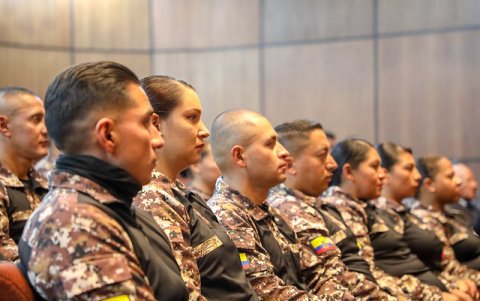 Proceso. Desde 2021 se ha incrementado el número de guias penitenciarios en Ecuador, pero aún no es suficiente para garantizar el control en las prisiones.