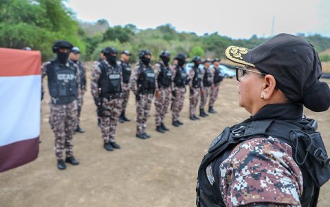 Proceso. Los agentes penitenciarios tienen turnos rotativos y sus jorrnadas laborales son extendidas.