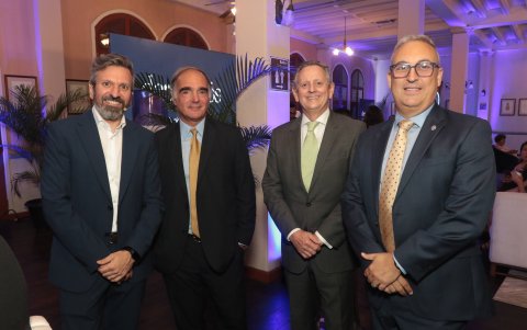 En Guayaquil, Santiago Vaz, Francisco Cervo, Luis Ferrero,  y Martín Sánchez.