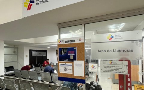 Una de las oficinas donde se realiza el trámite para acceder a la licencia de conducir, en Guayaquil.