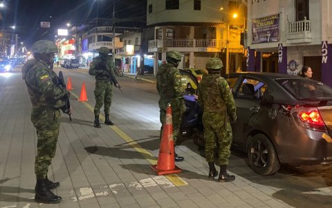 Las FF.AA. colaboran con la seguridad interna en el marco de los estados de excepción.