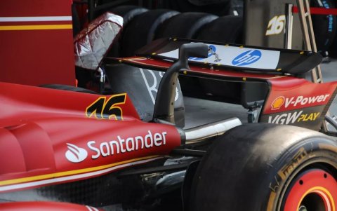 Los monoplazas de Ferrari tuvieron las marcas del Banco Santander