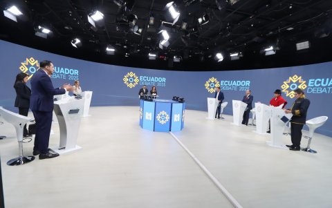 Segundo grupo en el debate presidencial 2025.