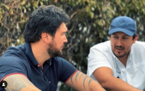 Enrique Gómez es cercano a Jan Topic, quien fue la primera apuesta de SUMA como candidato presidencial.